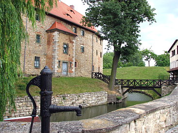 Wallgraben beim Wasserschloss Ordensburg Liebstedt