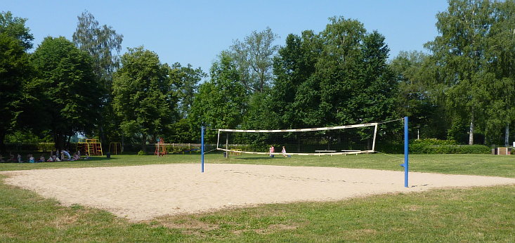 Der Volleyballplatz im Freibad Kahla.