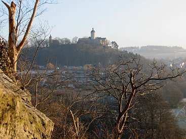 Blick von Brandenstein auf die Burg Ranis