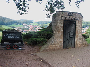 Tropfsteinhöhle Kittelsthal-Höhleneingang