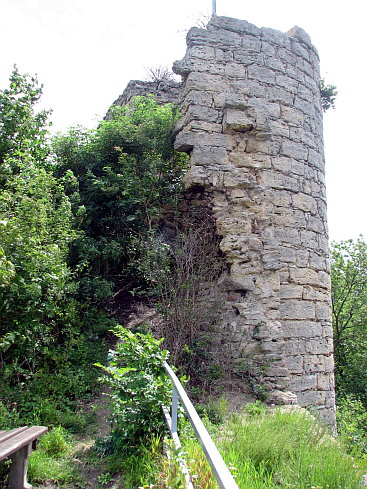 Der Bergfried (Turm) der Burg Gleissberg.