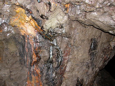 Crux Vessertal - farbige Minerale