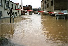 Hochwasser im April 1994: Bahnübergang am Ölwiesenweg