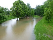 Hochwasser Mai/Juni 2013: Spielplatz am Badweg