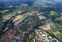Luftbilder von Kahla: hinten links Kleineutersdorf - rechts hinten Großeutersdorf - mittig das Betonwerk - links Stall